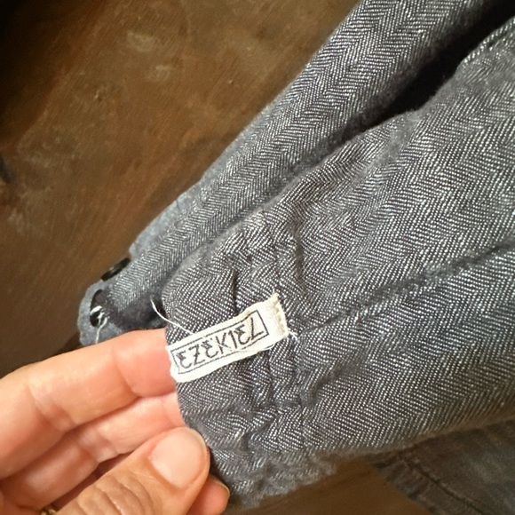 Ezekiel Charcoal Button-Up pullover - Picture 5 of 5